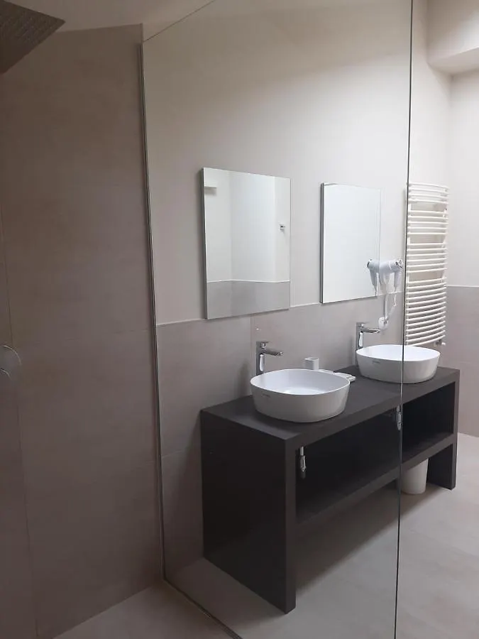 Al-Colle Bed & Breakfast Sotto il Monte 0*,